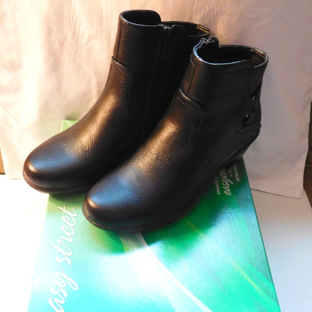 Easy Street Dawnta Ankle Bootie Boot Black Woman's Size 8 1/2 Medium NEW IN BOX